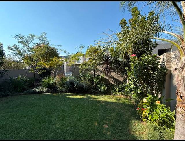 3 BEDROOM APARTMENT FOR SALE IN THE POLOFIELDS